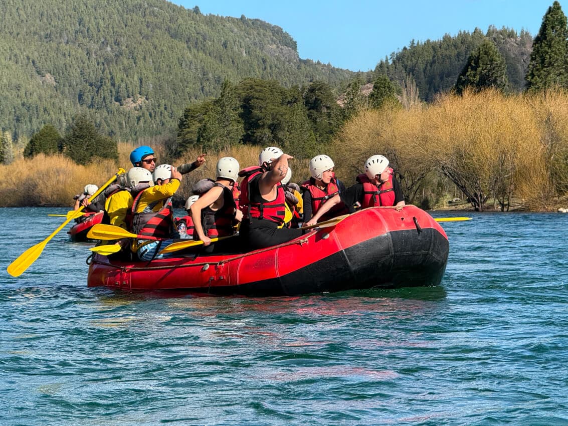Rafting light en el río Manso